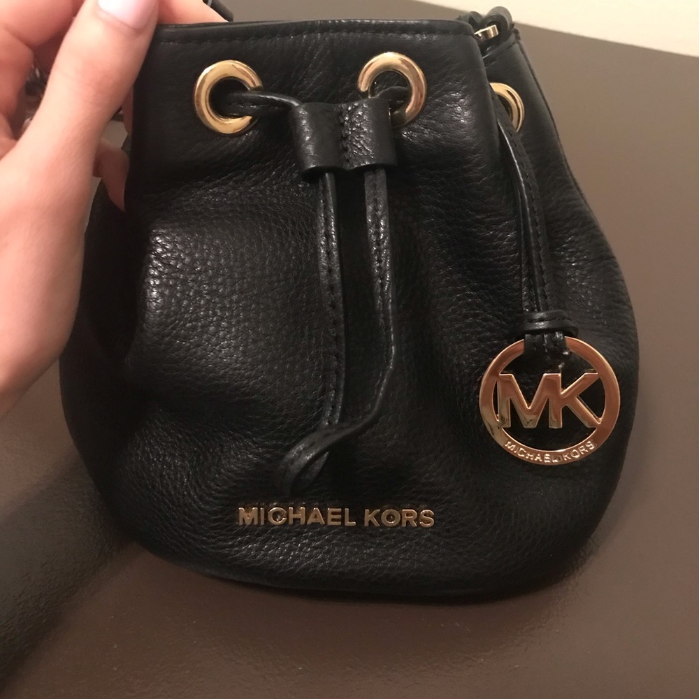Black Micheal kors crossbody!